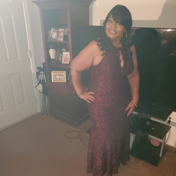 Dress - Picture 2 of 3